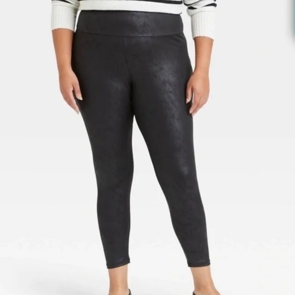 Ava & Viv Cropped Capri Leggings Women 14W Black Faux Vegan Leather High Rise